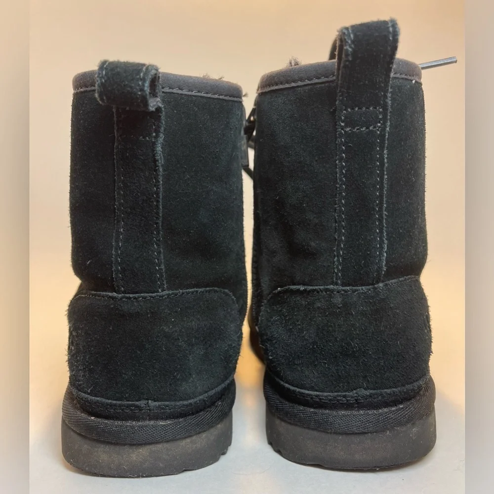 UGG Women’s Neumel High Boots‎ Size 6